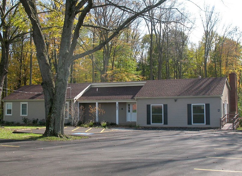 Primary Photo Of 3490 Ridgewood Rd, Akron Medical For Lease