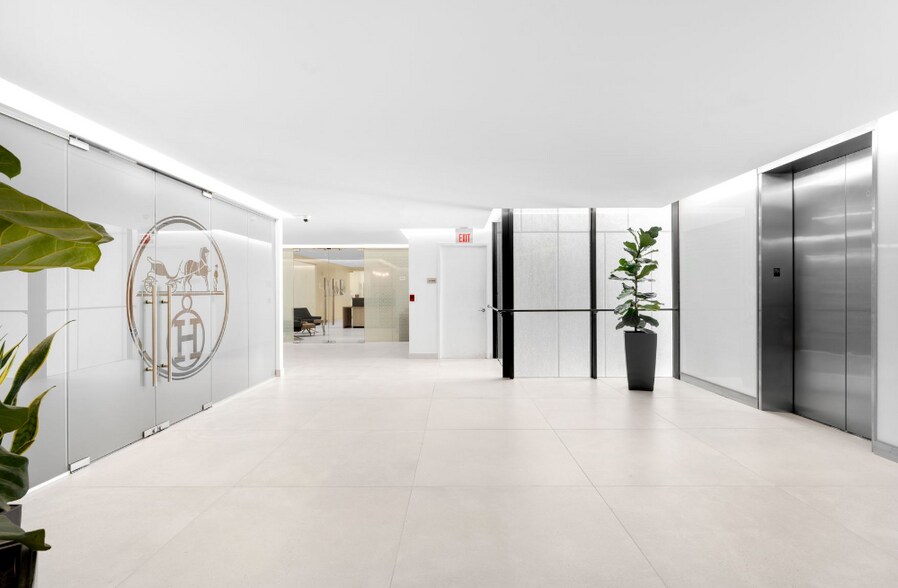 More Photos Of 150 Alhambra Cir, Coral Gables Office For Lease