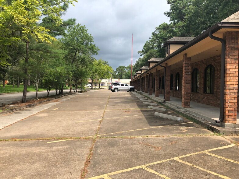 More Photos Of 3707 Fatta Dr, Dickinson Medical For Lease