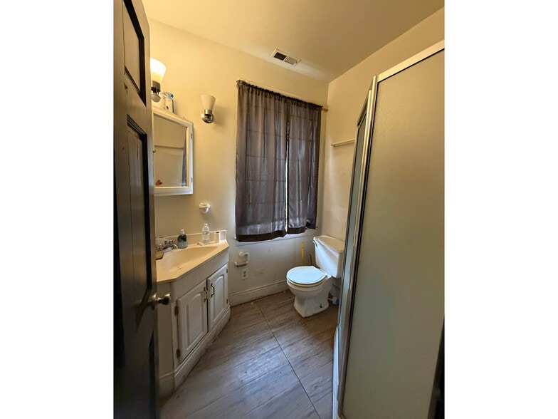 More Photos Of 226 W Read St, Baltimore General Retail For Sale