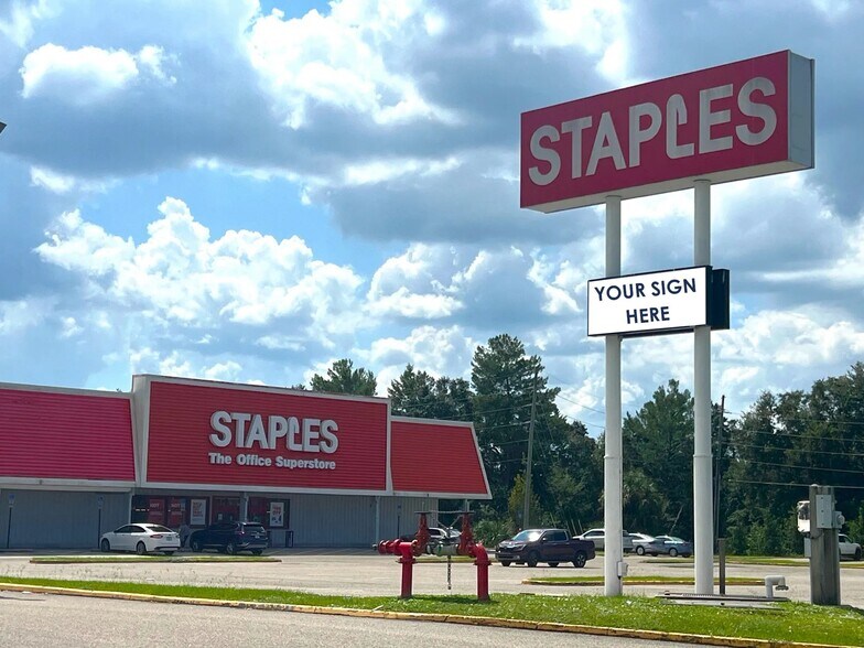 More Photos Of 4210 Commercial Way, Spring Hill General Retail For Sale