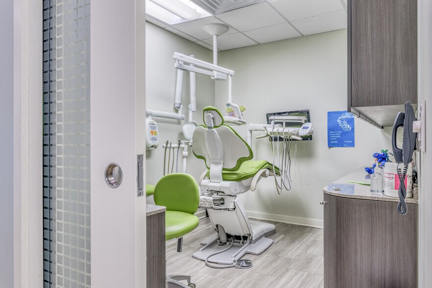 More Photos Of 200 Bloomfield St, Hoboken Storefront Retail Residential For Sale