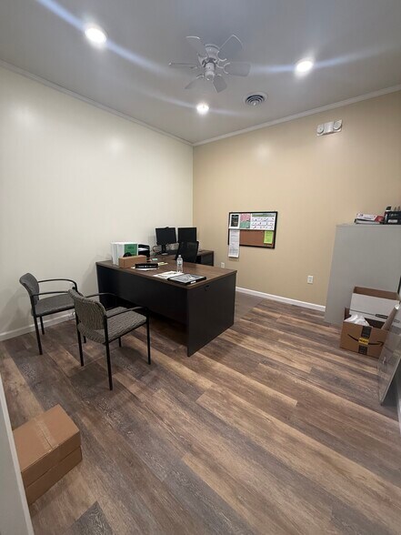 More Photos Of 816 6th Ave, DeWitt Office For Lease