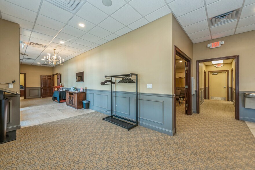 More Photos Of 1745 S Eastwood Dr, Woodstock Bank For Sale
