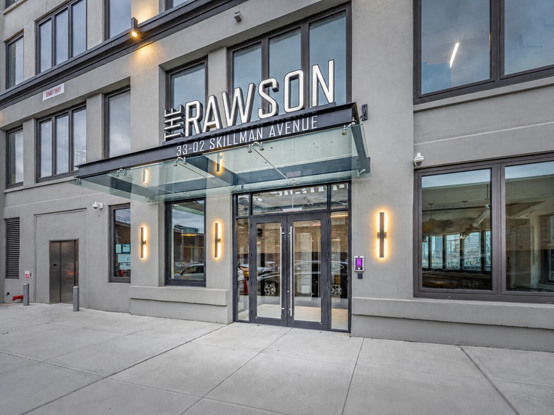 More Photos Of 33-02 Skillman Ave, Long Island City Showroom For Lease