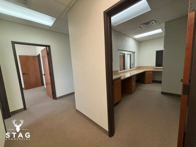 More Photos Of 571 W Main St, Lewisville Medical For Lease
