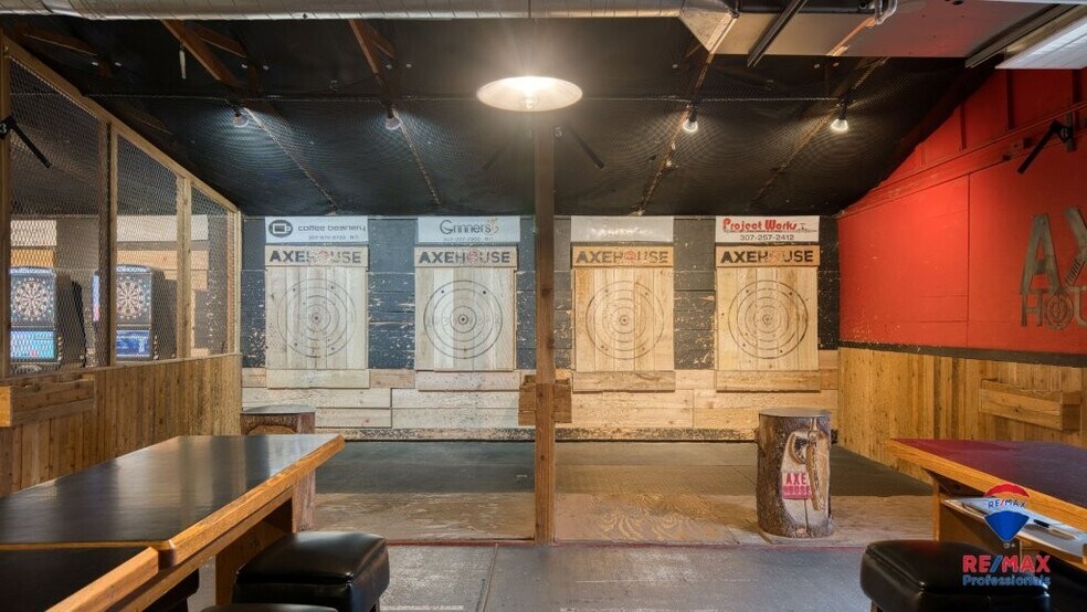 More Photos Of 5201 S Douglas Hwy, Gillette Bar For Sale