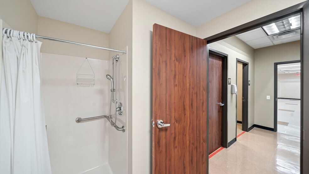 More Photos Of 910 N Highway 146, Baytown Medical For Sale