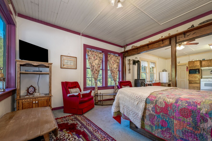 More Photos Of 15432 Washington Rd, Washington Storefront Retail Residential For Sale