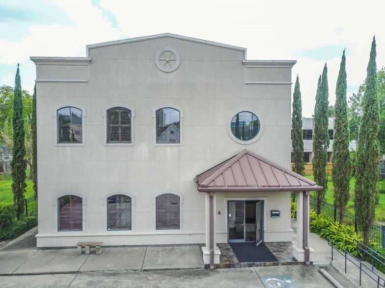 More Photos Of 5905 Winsome Ln, Houston Office For Lease