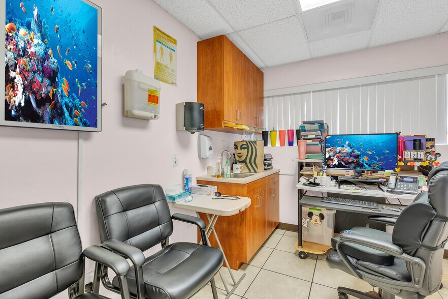 More Photos Of 515 Michigan Blvd, West Sacramento Medical For Sale