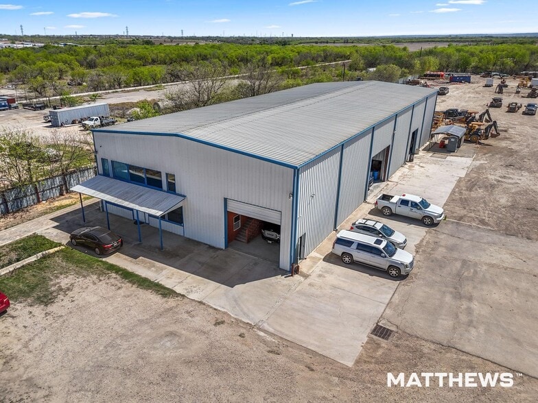 More Photos Of 12870 Interstate 35 S, Von Ormy Industrial For Lease