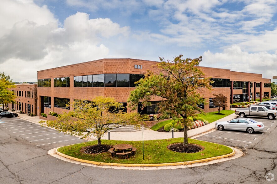 Primary Photo Of 14325 Willard Rd, Chantilly Office For Lease