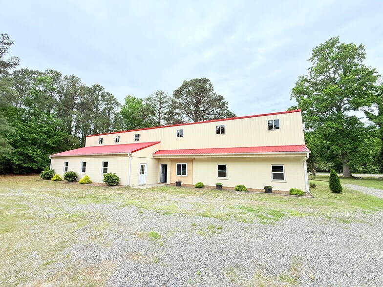 Primary Photo Of 7154 Richmond Hwy, Tappahannock Light Manufacturing For Sale