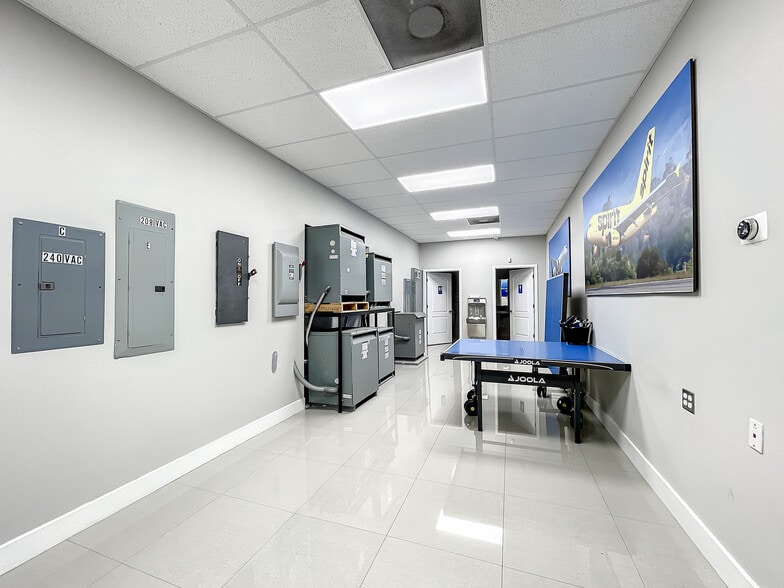 More Photos Of 2550 NW 4th Ct, Fort Lauderdale Warehouse For Sale