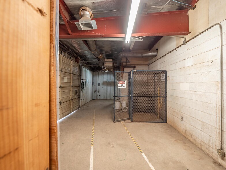 More Photos Of 1 W Choctaw Ave, Mcalester Flex For Sale