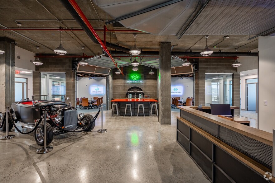 Primary Photo Of 214 Overlook Cir, Brentwood Office For Sale