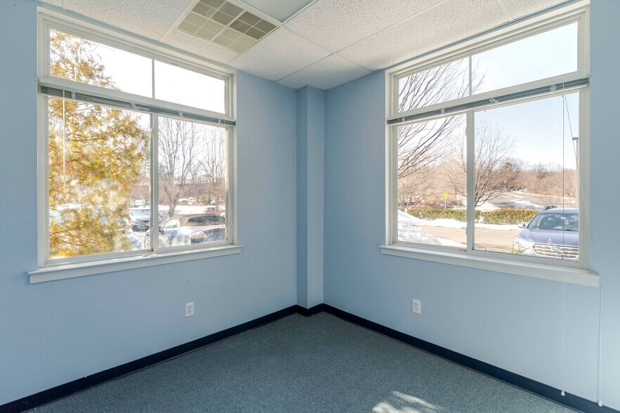 More Photos Of 1410 Incarnation Dr, Charlottesville Medical For Sale