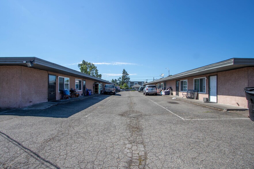 More Photos Of 7603 Pacific Ave, Tacoma Apartments For Sale