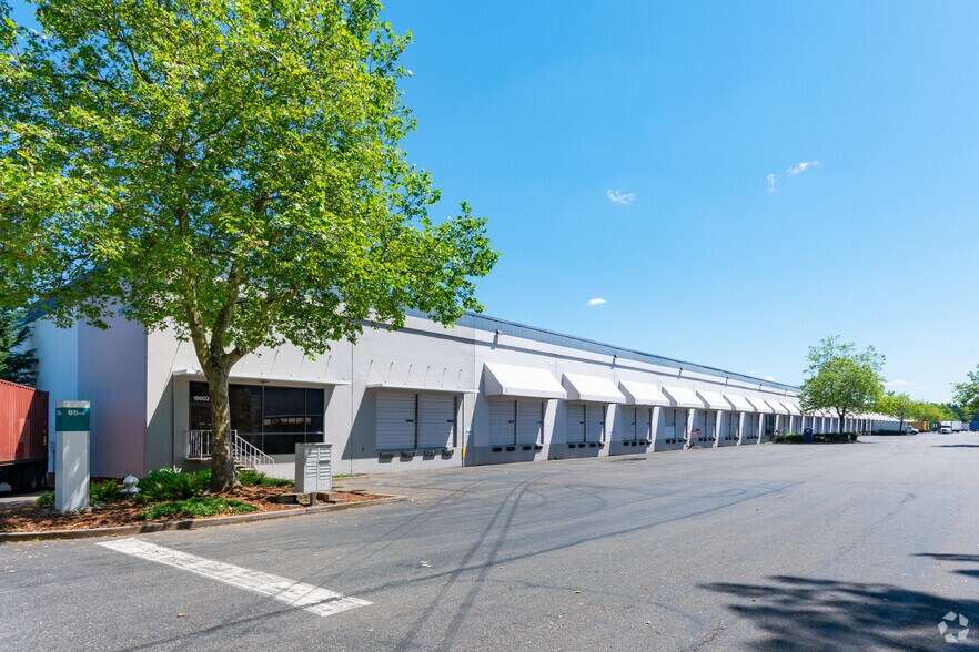 More Photos Of 20024 85th Ave S, Kent Warehouse For Lease