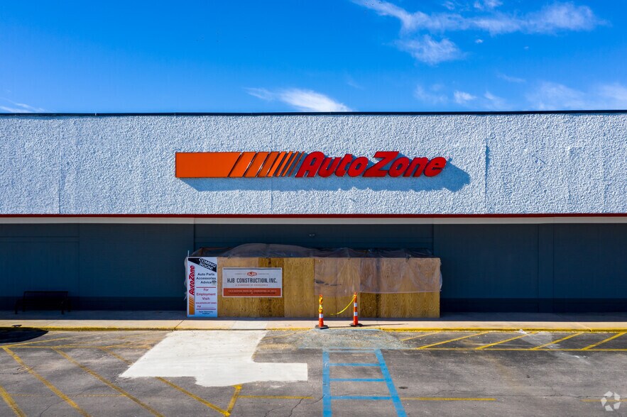 More Photos Of 100-130 Green Springs Hwy, Birmingham Unknown For Lease