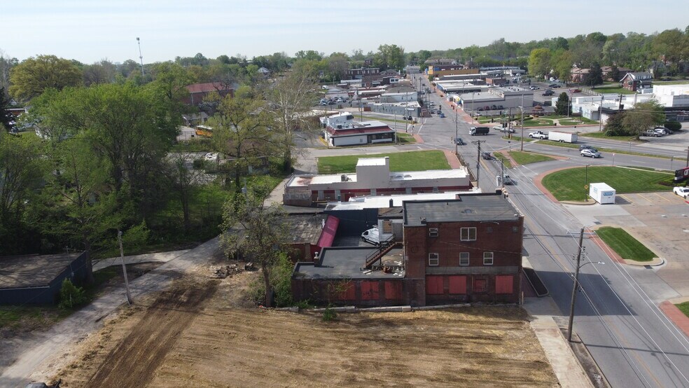 More Photos Of 2622 Woodson Rd, Overland Office Residential For Sale