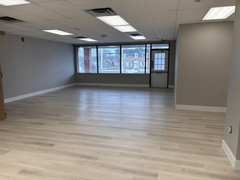 More Photos Of 662 Goffle Rd, Hawthorne Unknown For Lease