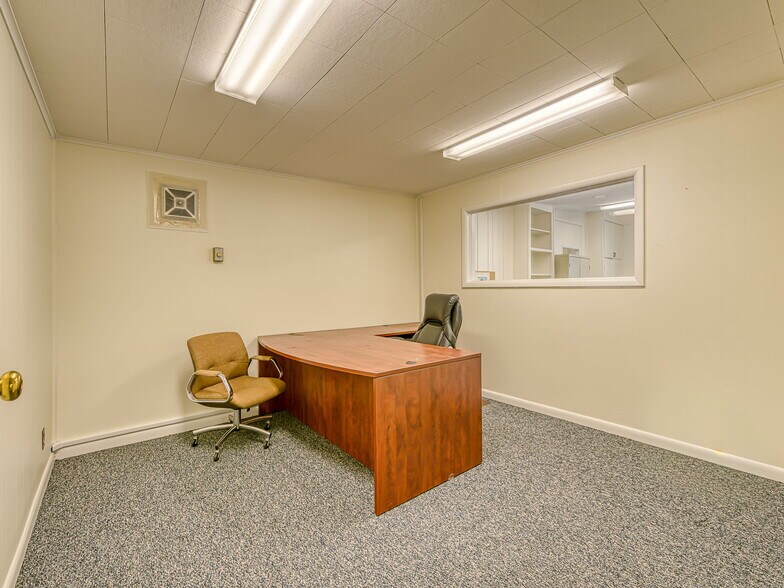 More Photos Of 111 Jones Ave, Monroe Warehouse For Lease