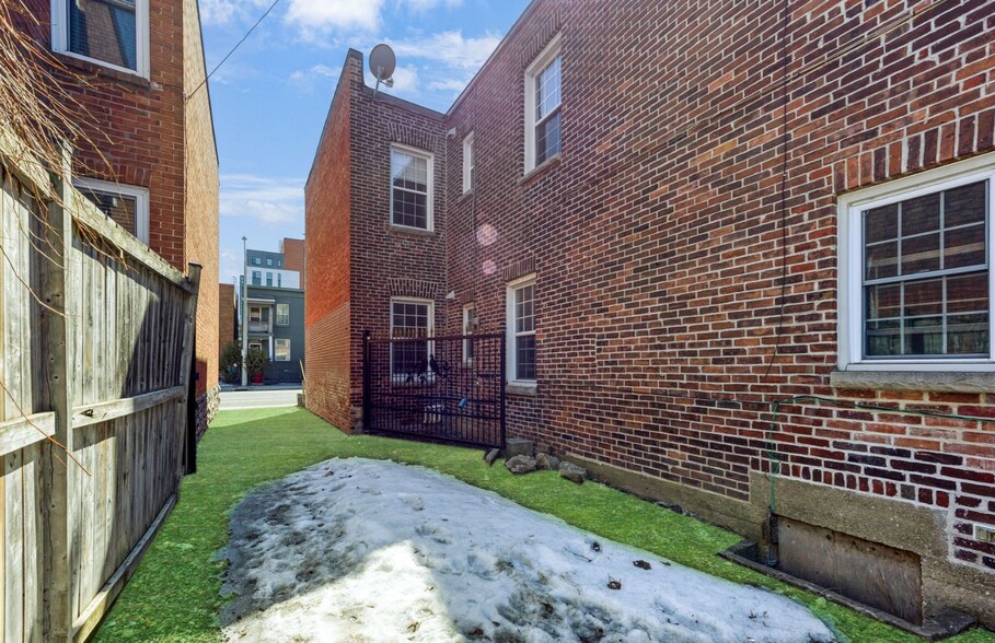 More Photos Of 335-337 St. Patrick St, Ottawa Apartments For Sale
