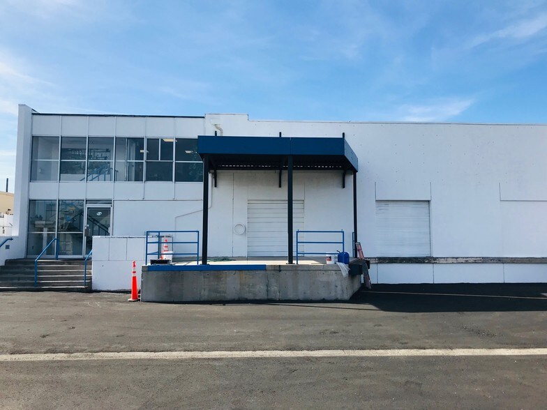 More Photos Of 1100 Terminal Way, Reno Showroom For Lease