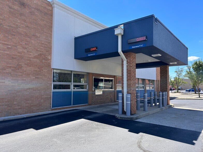 More Photos Of 200 W Mulberry St, Kokomo Bank For Sale