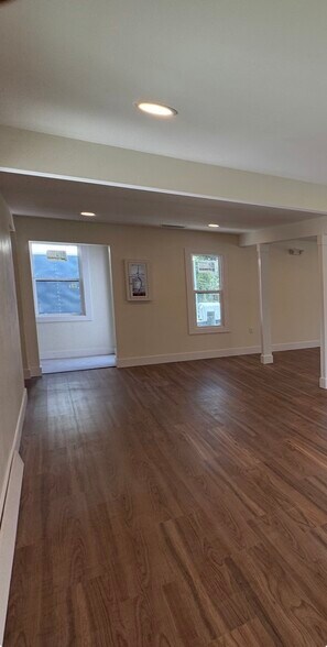More Photos Of 514 1st Ave SW, Largo Office For Lease