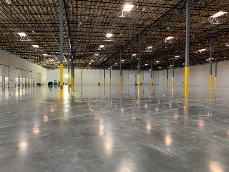 More Photos Of 15102 Woodbrook Dr SW, Lakewood Warehouse For Lease