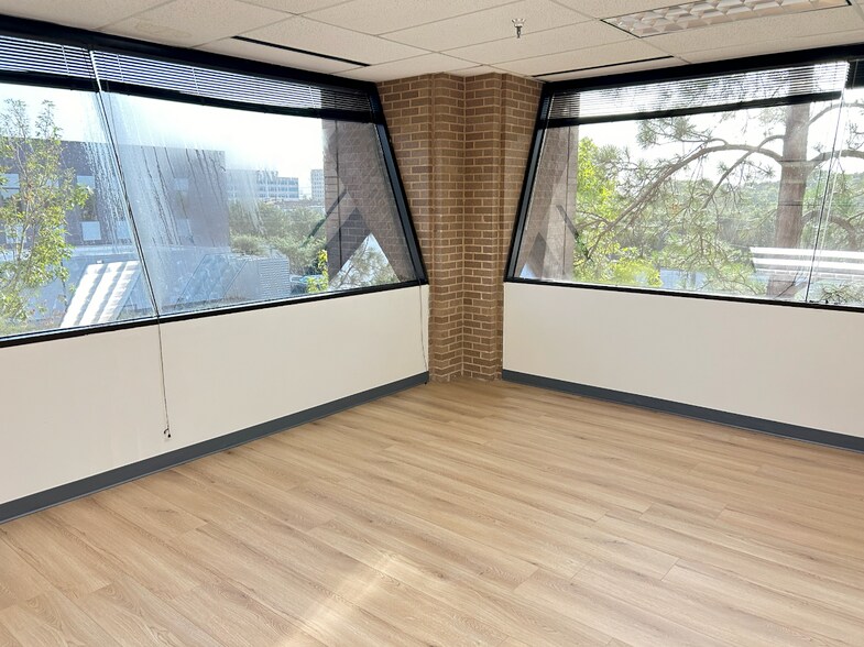 More Photos Of 8200 Wednesbury Ln, Houston Medical For Lease