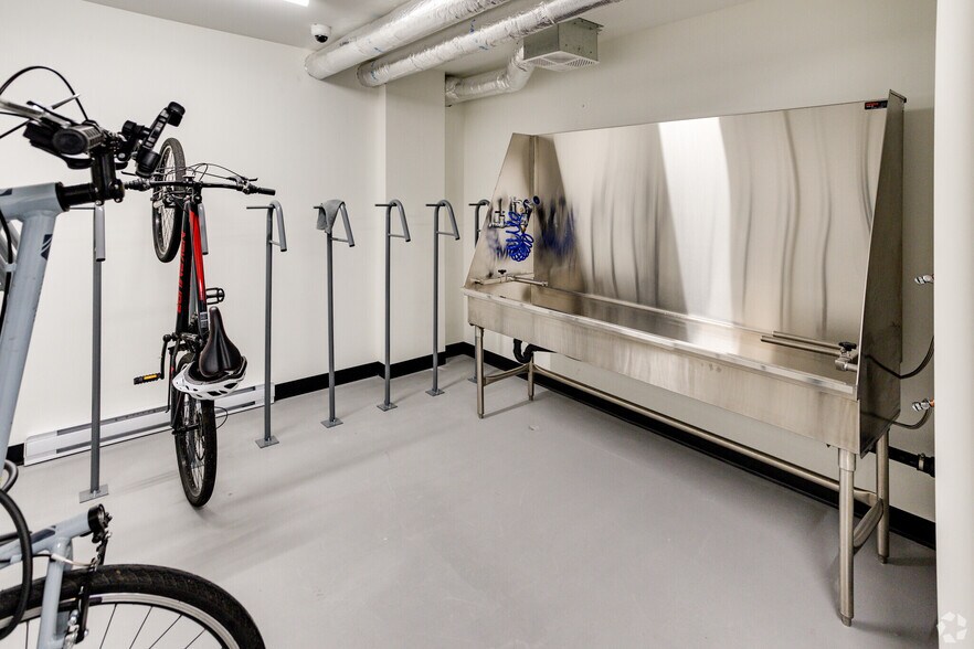 More Photos Of 1310 Saunders St, Esquimalt Apartments For Sale