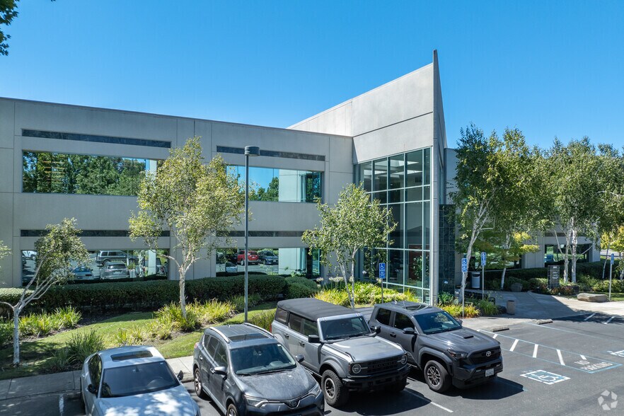 More Photos Of 7077 Koll Center Pky, Pleasanton Office For Lease