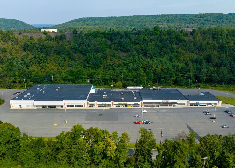 Primary Photo Of 1213 E Broad St, Tamaqua Unknown For Lease