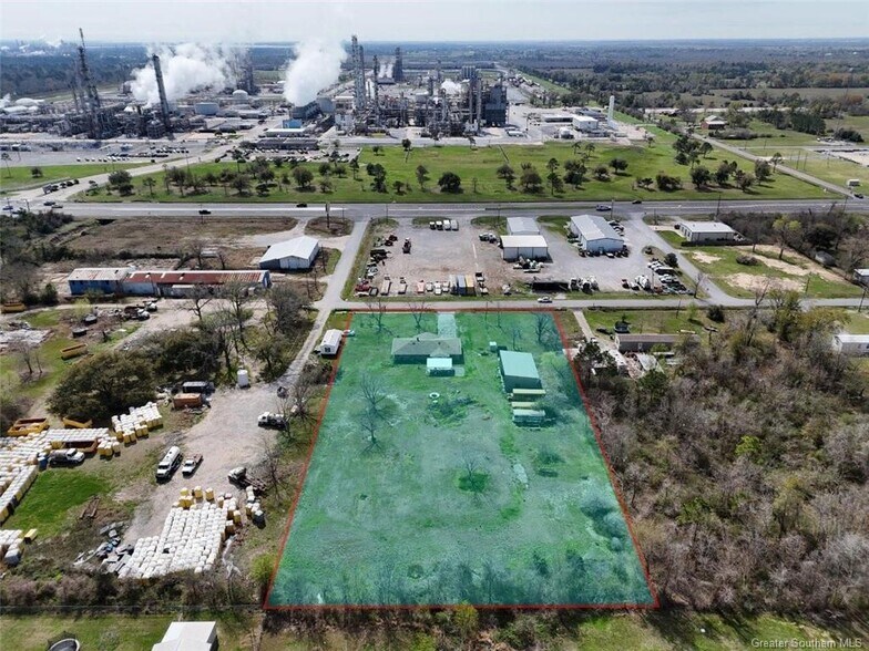 More Photos Of 809 Harvest Dr, Sulphur Warehouse For Lease