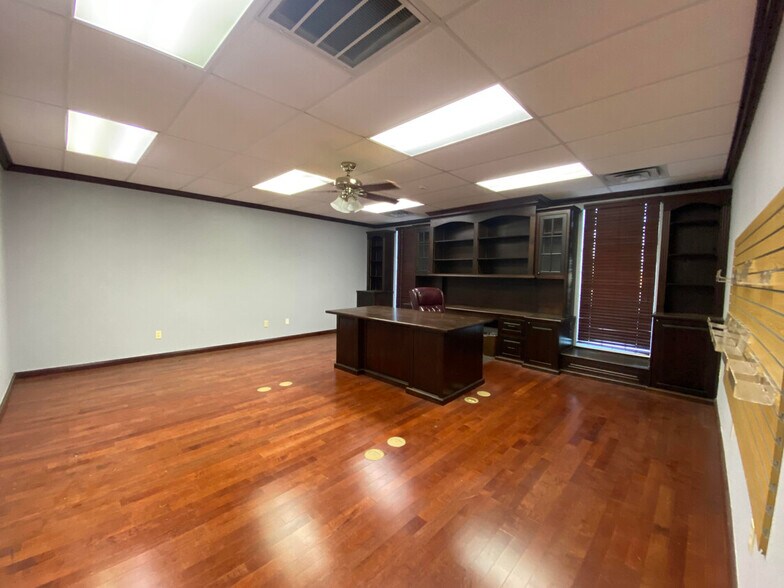 More Photos Of 1885 Piedmont Rd N, Piedmont General Retail For Sale