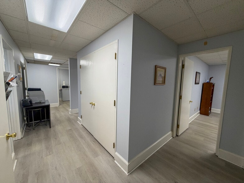 More Photos Of 1509-1525 Dale Earnhardt Blvd, Kannapolis Office For Sale