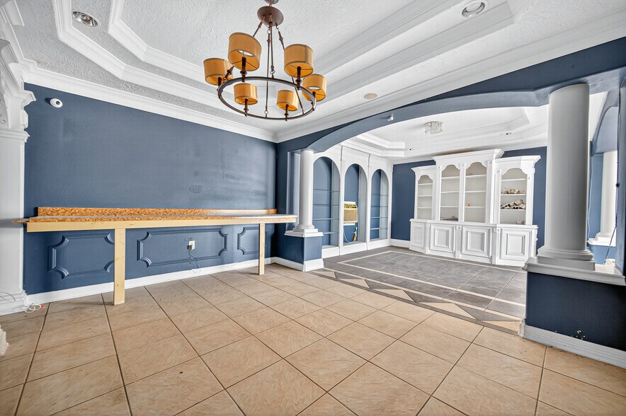 More Photos Of 11511 Jones Rd, Houston Freestanding For Sale