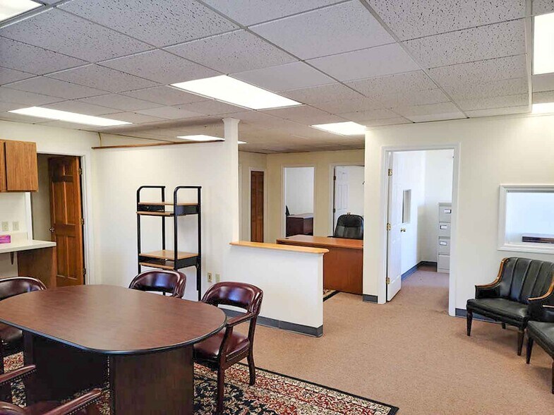 More Photos Of 114 State Rd, Sagamore Beach Warehouse For Lease