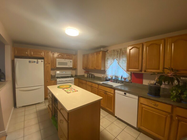 More Photos Of 6-8 Broadway, Haverstraw Storefront Retail Office For Sale