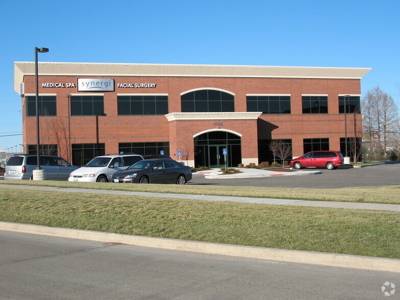More Photos Of 17000 Baxter Rd, Chesterfield Medical For Lease