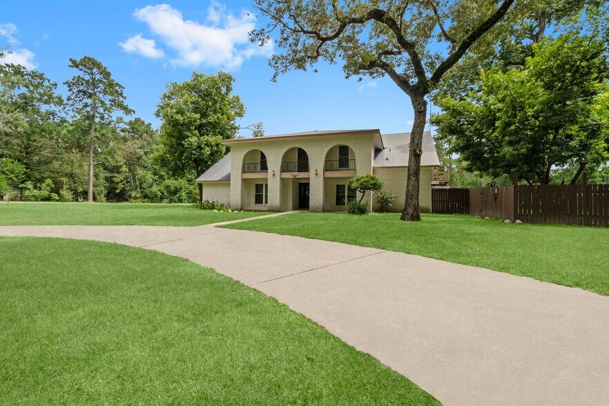 More Photos Of 2042 Teal Dr, Spring Dormitory For Sale