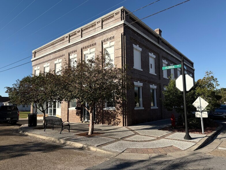 More Photos Of 900 Florida Ave, Lynn Haven Office For Sale