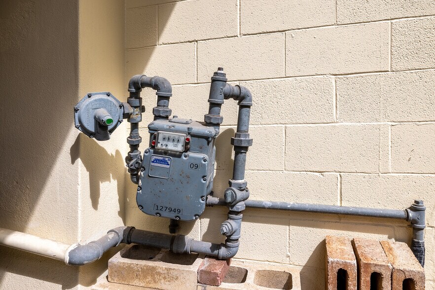 More Photos Of 1218 King Street, Honolulu Apartments For Sale