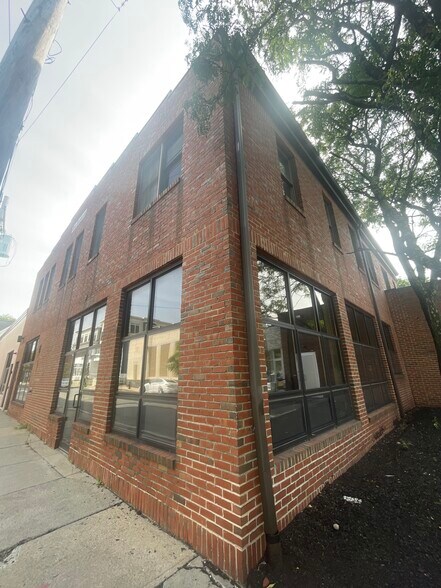 More Photos Of 360-366 Summer St, Somerville Loft Creative Space For Lease