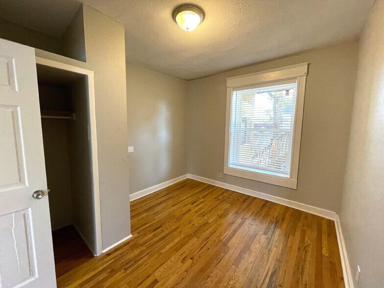 More Photos Of 146 N Logan St, Denver Specialty For Sale