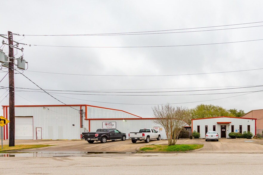 More Photos Of 1103 Center St, Pasadena Warehouse For Sale